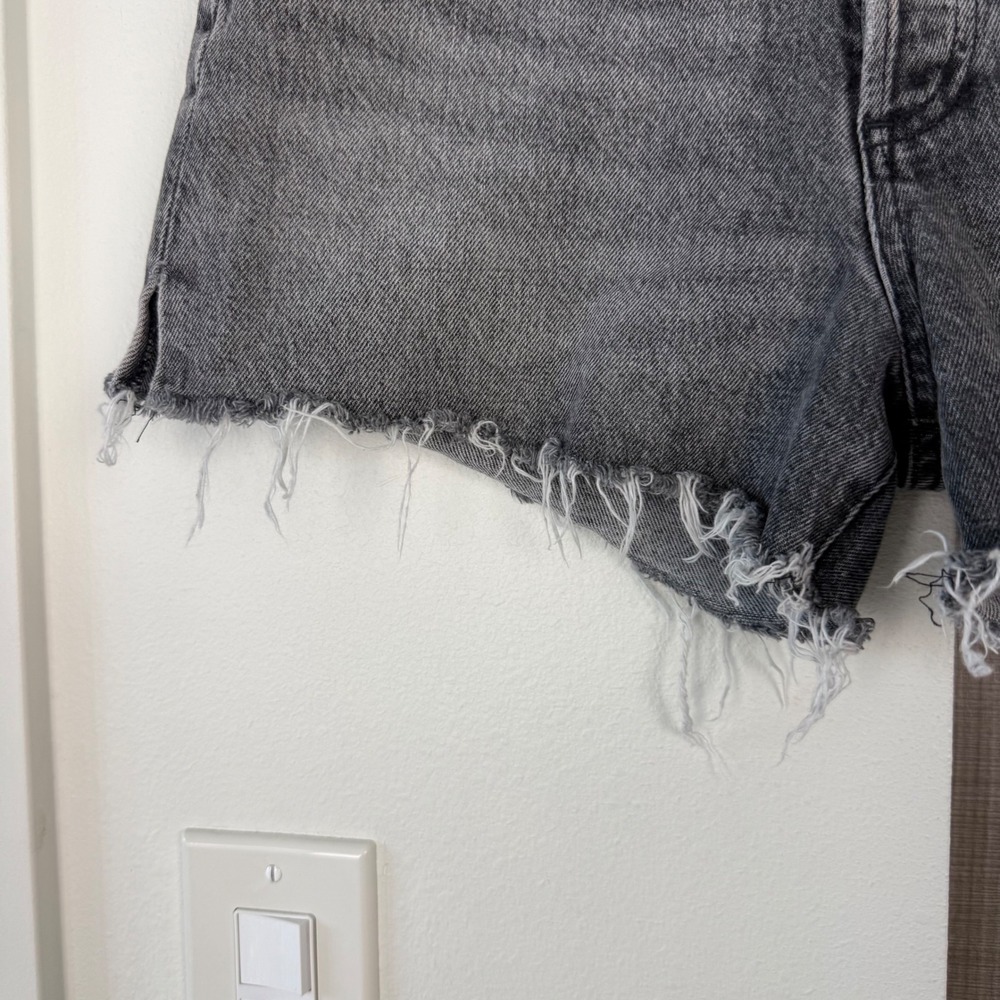 AGOLDE Dee Short in Moxy Denim Frayed Cut Off Grey High Waisted Cotton Size 27 - Picture 8 of 14